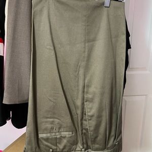 Men’s khaki Haggar Slacks